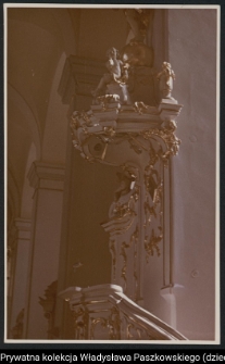 Sejny, ambona w kościele