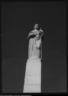 Sejny, pomnik Matki Polki