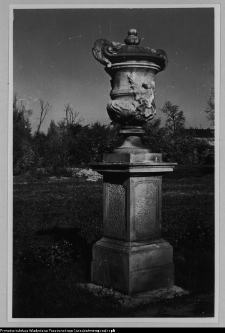 Białystok, Ogrody Branickich, wazon parkowy