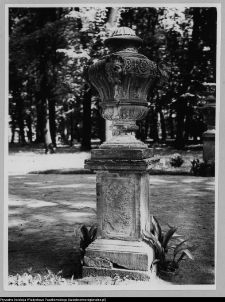 Białystok, Ogrody Branickich, wazon parkowy