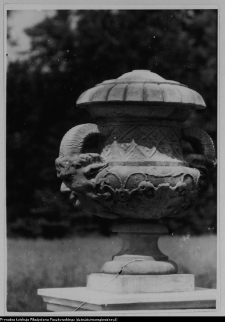 Białystok, Ogrody Branickich, wazon parkowy