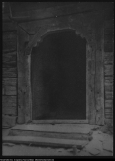 Czaple, reprodukcja zdjęcia drzwi w chacie z XVIII w.