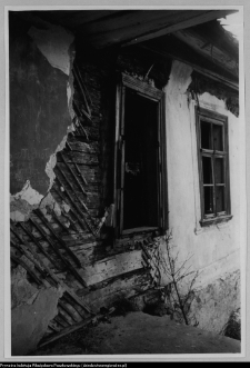 Łosośna, drewniany dwór