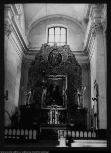 Wigry : zesp&oacute;ł klasztorno-kościelny (ołtarz gł&oacute;wny)