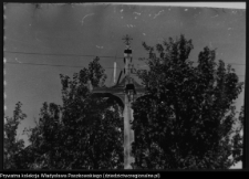 Jaminy, krzyż przydrożny