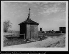 Trześcianka, prawosławna kapliczka za wsią