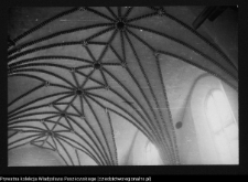 Wizna, odbudowa kościoła (sklepienie)