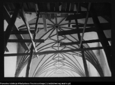 Wizna, odbudowa kościoła (sklepienie)