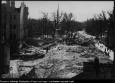 Białystok, Brama Wielka pałacu Branickich i ruiny hotelu Ritz