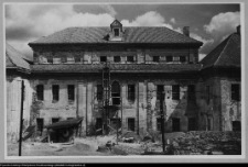 Supraśl, Pałac Opat&oacute;w