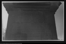 Prostki, fragment napisu na słupie granicznym