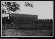 Szydł&oacute;w, zamek