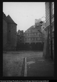 Warszawa, widok na Barbakan