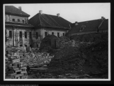 Supraśl, Pałac Opat&oacute;w, odgruzowywanie