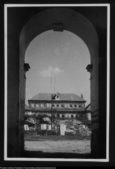 Supraśl, Pałac Opat&oacute;w