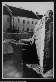 Supraśl, Pałac Opat&oacute;w w czasie odgruzowywania