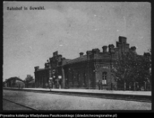 Suwałki, dworzec kolejowy (reprodukcja fotografii)