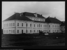 Supraśl, Pałac Opat&oacute;w