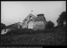 Mała Huta, brama folwarczna