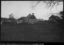 Mała Huta, brama folwarczna