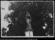 Szczyty-Dzięciołowo, rzeźba Jana Nepomucena