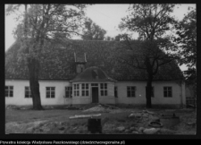 Straduny, dw&oacute;r