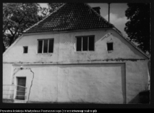 Straduny, dw&oacute;r