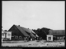 Straduny, podworskie budynki gospodarcze