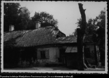 Ostrożany, dw&oacute;r