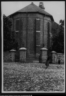 Wąsosz, kości&oacute;ł gotycki, widok na prezbiterium