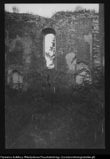 Mielnik, ruiny gotyckiego kościoła Świętej Tr&oacute;jcy