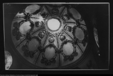 Kurozwęki, dekoracja kopuły przy kościele