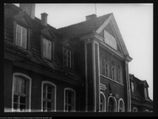 Mieduniszki Wielkie, fragment elewacji frontowej pałacu