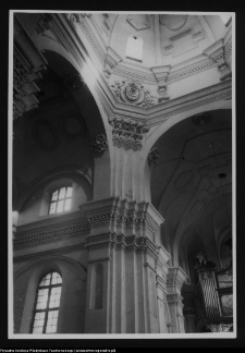 Sierak&oacute;w, kości&oacute;ł