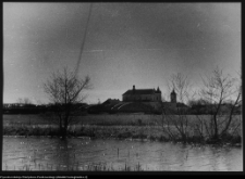 Tykocin, widok na kości&oacute;ł od strony Narwi