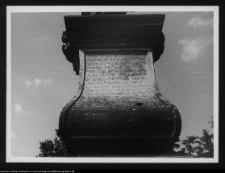 Tykocin, fragment cokołu pomnika hetmana Stefana Czarnieckiego