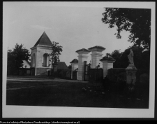 Ciechanowiec, brama kościelna