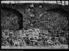 Ciechanowiec, pozostałości muru zamkowego