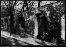 Ciechanowiec, pozostałości muru zamkowego