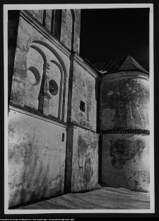 Krasnyb&oacute;r, kości&oacute;ł