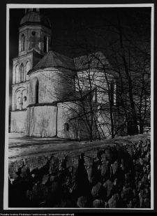 Krasnyb&oacute;r, kości&oacute;ł