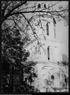 Krasnyb&oacute;r, kości&oacute;ł