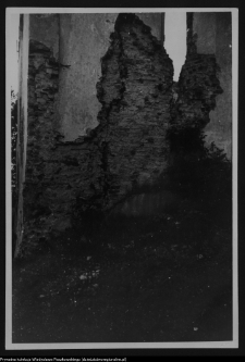 Mielnik, ruiny gotyckiego kościoła Świętej Tr&oacute;jcy