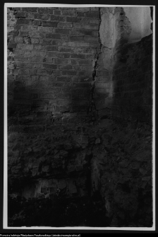 Mielnik, ruiny gotyckiego kościoła Świętej Tr&oacute;jcy