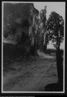 Mielnik, ruiny gotyckiego kościoła Świętej Tr&oacute;jcy