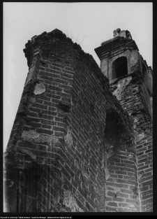 Mielnik, ruiny gotyckiego kościoła Świętej Tr&oacute;jcy