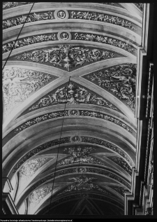 Szczuczyn, sklepienie nawy środkowej kościoła