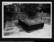 Wilno, cmentarz na Rossie, gr&oacute;b Marii z Billewicz&oacute;w Piłsudskiej i serca J&oacute;zefa Piłsudskiego