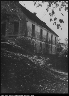 Cis&oacute;w, dw&oacute;r