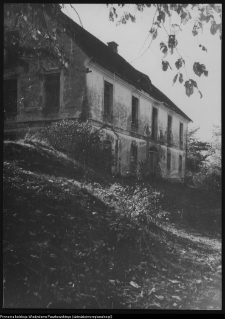 Cis&oacute;w, dw&oacute;r